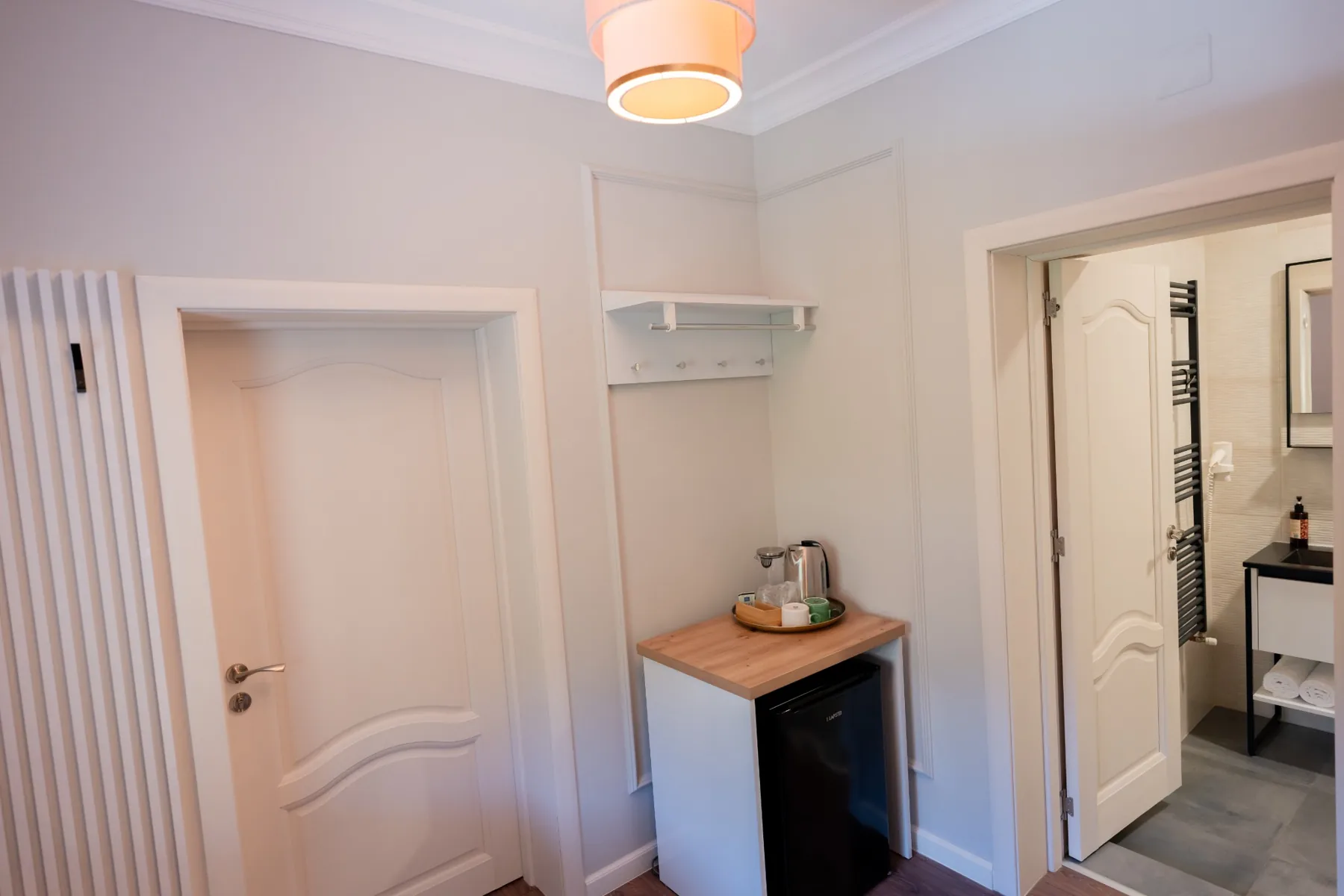 Bujorul Oltului – camere și apartamente