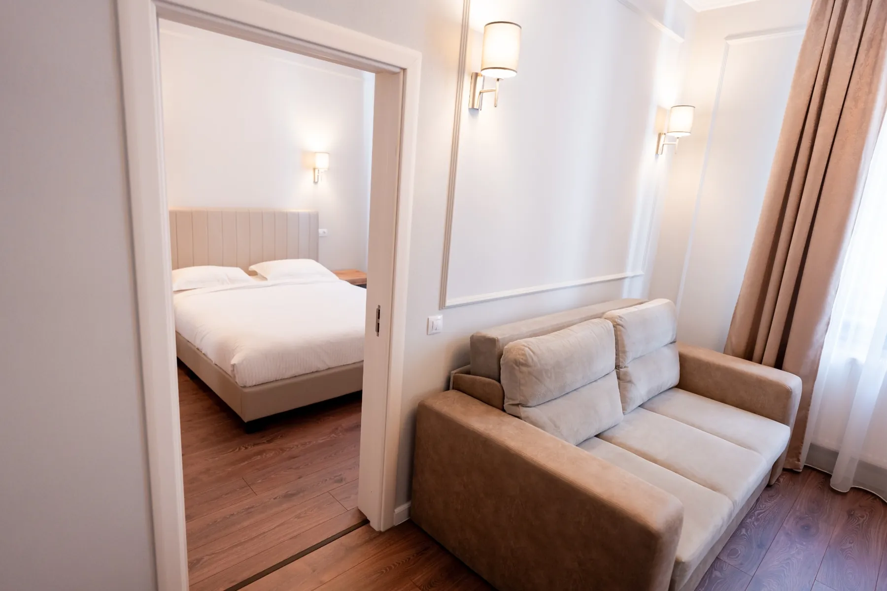 Bujorul Oltului – camere și apartamente
